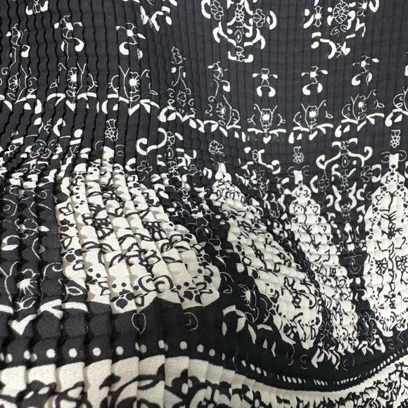 Nicola Women's Black & White Batik Print Sleeveless Top - 3X - Accordion Pleat - Picture 4 of 6